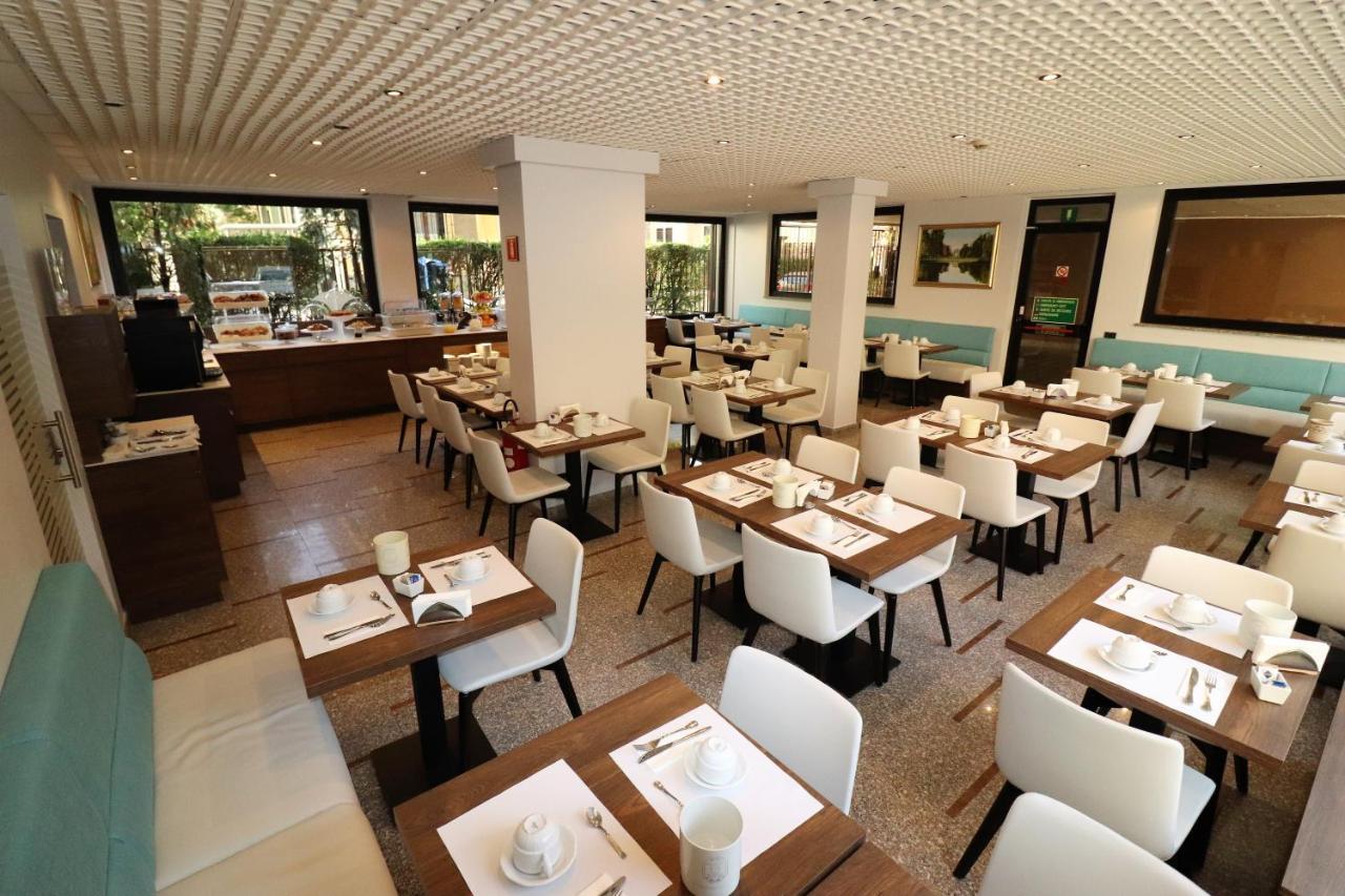 Hotel Domenichino Milano Esterno foto