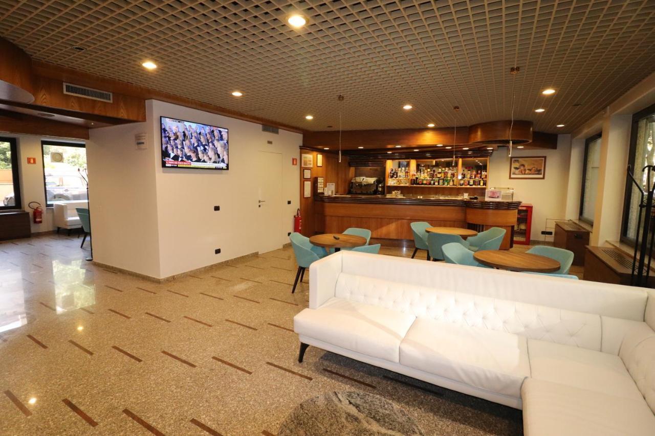 Hotel Domenichino Milano Esterno foto