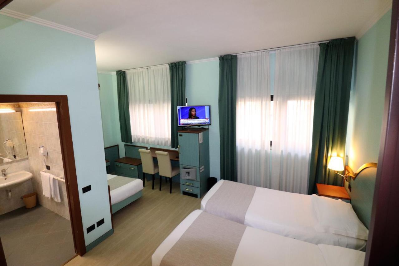 Hotel Domenichino Milano Esterno foto