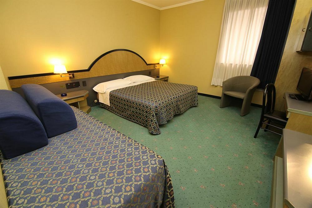 Hotel Domenichino Milano Esterno foto
