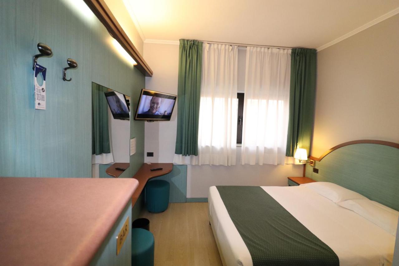 Hotel Domenichino Milano Esterno foto