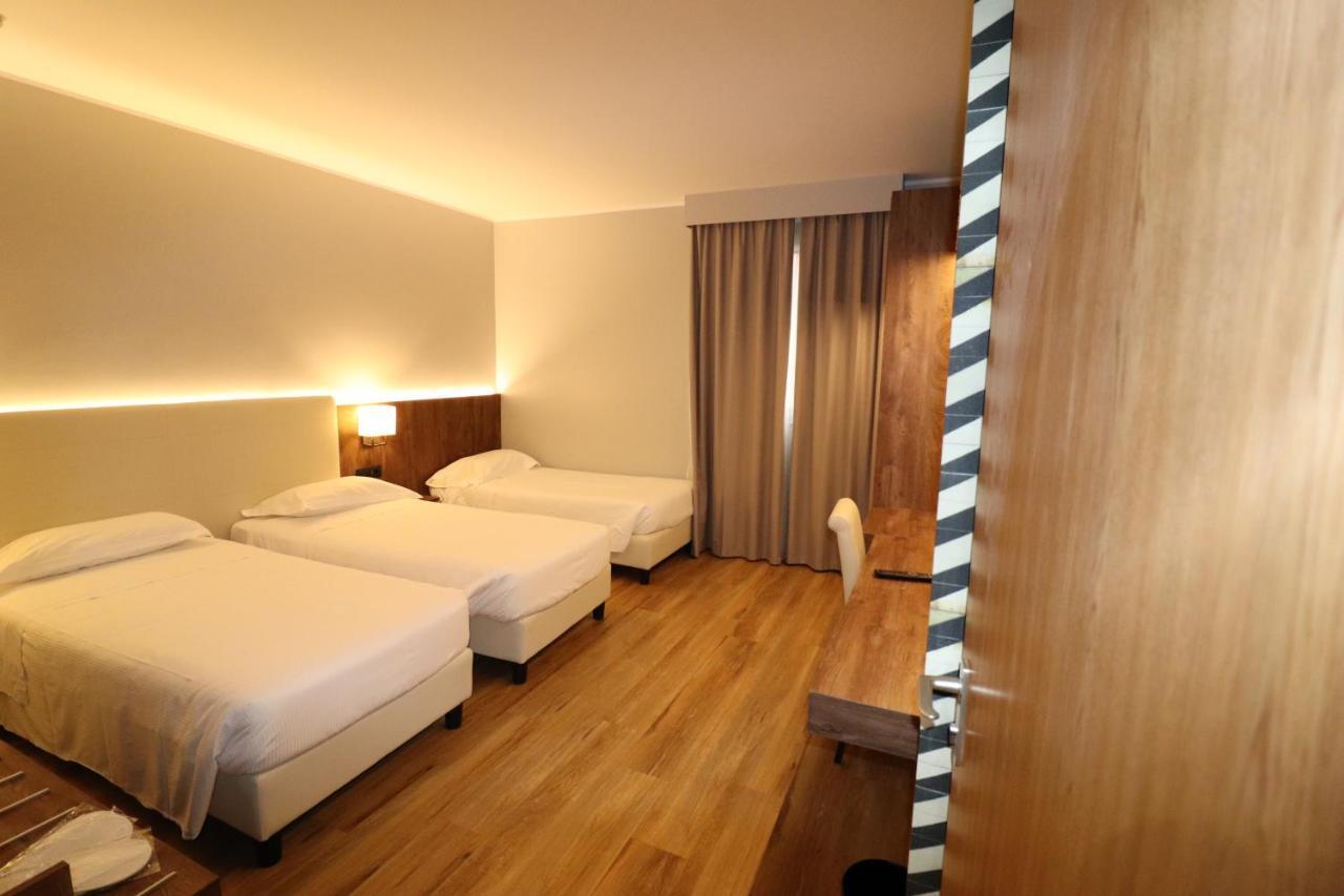 Hotel Domenichino Milano Esterno foto